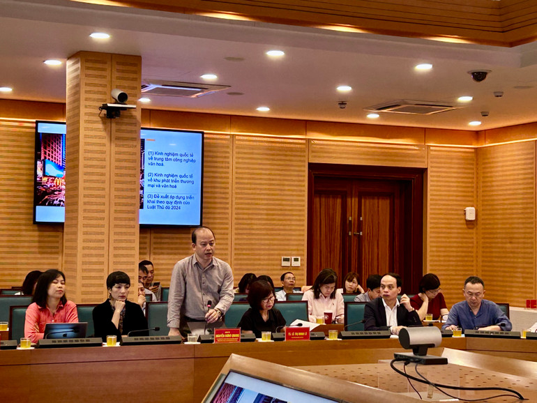 Luật sư Nguyễn Hưng Quang nói về kinh nghiệm của quốc tế về tổ chức hoạt động của trung tâm công nghiệp văn hóa.