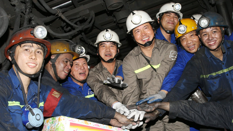 Với tinh thần “Kỷ luật-Đồng tâm”, ý chí “Khó khăn gấp đôi, nỗ lực gấp ba” để nâng công suất cho các mỏ.