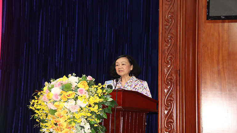 Đồng chí Trương Thị Mai, Ủy viên Bộ Chính trị, Thường trực Ban Bí thư, Trưởng Ban Tổ chức Trung ương phát biểu tại hội nghị. Đồng chí Trương Thị Mai, Ủy viên Bộ Chính trị, Thường trực Ban Bí thư, Trưởng Ban Tổ chức Trung ương phát biểu tại hội nghị.