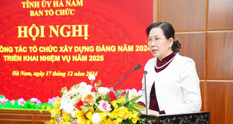 Đồng chí Lê Thị Thủy, Ủy viên Trung ương Đảng, Bí thư Tỉnh ủy, Chủ tịch HĐND tỉnh Hà Nam phát biểu chỉ đạo tại hội nghị. Đồng chí Lê Thị Thủy, Ủy viên Trung ương Đảng, Bí thư Tỉnh ủy, Chủ tịch HĐND tỉnh Hà Nam phát biểu chỉ đạo tại hội nghị.