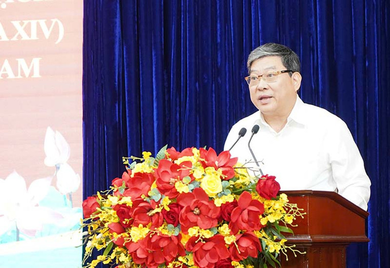 Đồng chí Nguyễn Duy Bắc, Phó Giám đốc Thường trực Học viện Chính trị quốc gia Hồ Chí Minh phát biểu tại hội nghị.