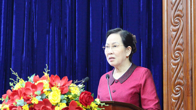 Đồng chí Lê Thị Thủy, Ủy viên Trung ương Đảng, Bí thư Tỉnh ủy Hà Nam phát biểu kết luận hội nghị