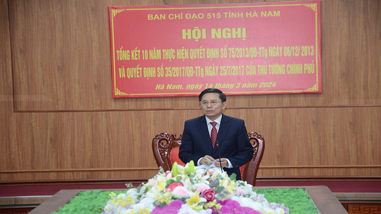 Đồng chí Trần Xuân Dưỡng, Phó Chủ tịch UBND tỉnh, Trưởng Ban Chỉ đạo 515 tỉnh phát biểu tại hội nghị.