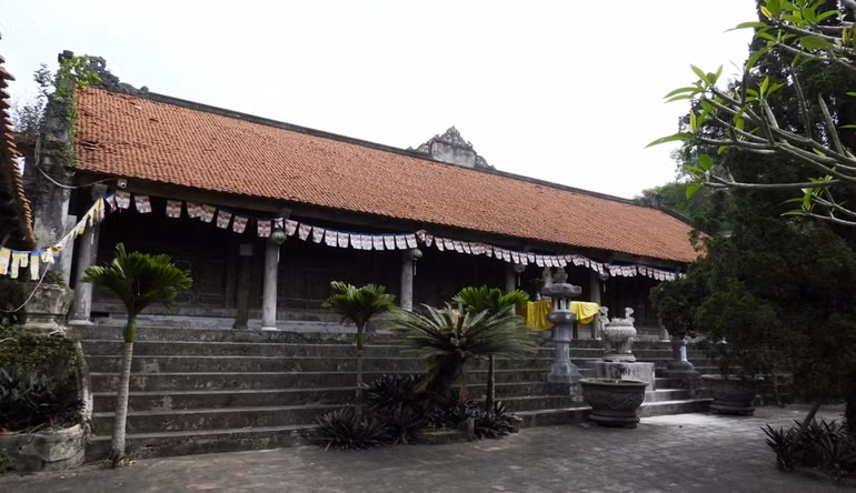 Khu Tam Bảo thờ Phật (Tổ Đường) - Chùa Long Đọi Sơn.