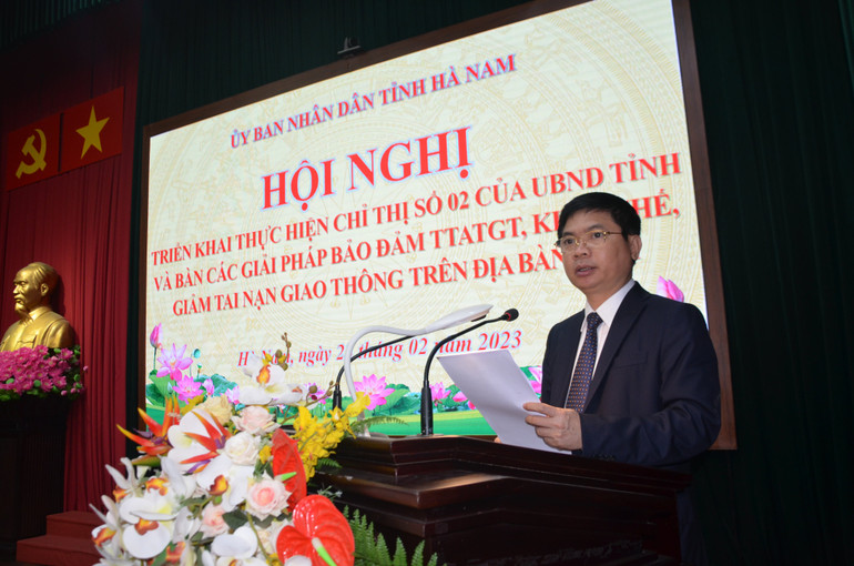 Đồng chí Trương Quốc Huy, Phó Bí thư Tỉnh ủy, Chủ tịch Ủy ban nhân dân tỉnh Hà Nam phát biểu chỉ đạo Hội nghị.