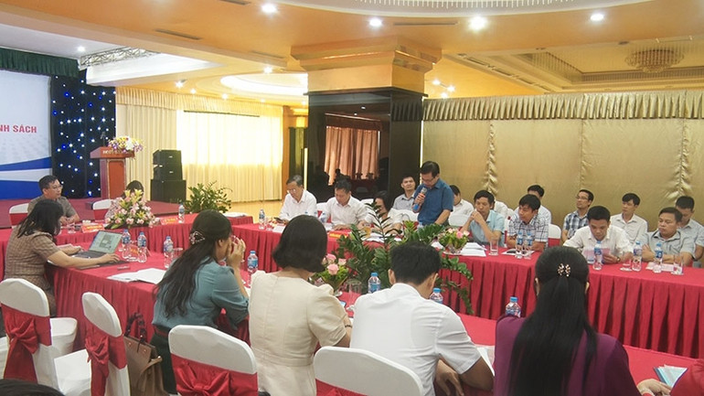 Đại biểu tham gia thảo luận.