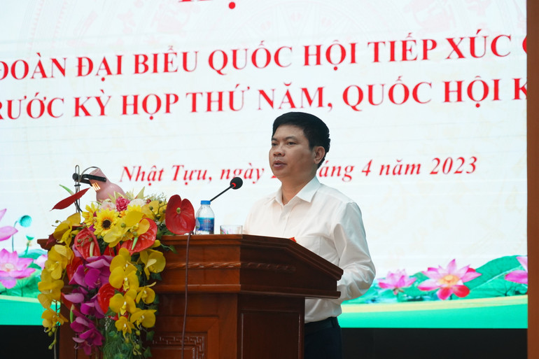 Đồng chí Trương Quốc Huy, Phó Bí thư Tỉnh ủy, Chủ tịch Ủy ban nhân dân tỉnh, Trưởng Đoàn đại biểu Quốc hội tỉnh Hà Nam tiếp thu và trả lời ý kiến của cử tri.