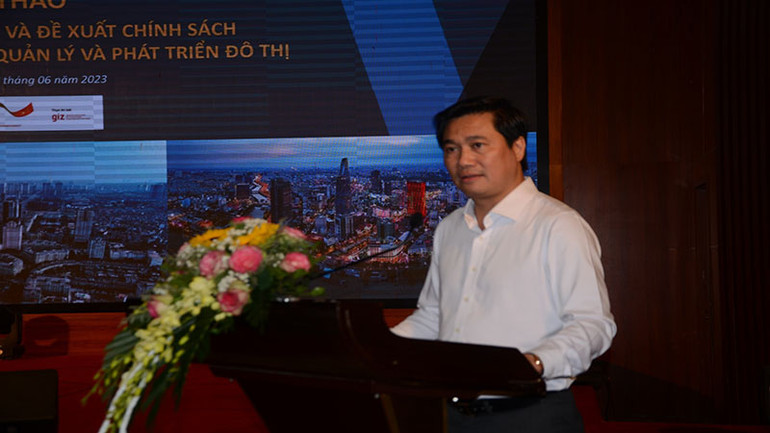 Thứ trưởng Xây dựng Nguyễn Tường Văn phát biểu khai mạc hội thảo. Thứ trưởng Xây dựng Nguyễn Tường Văn phát biểu khai mạc hội thảo.