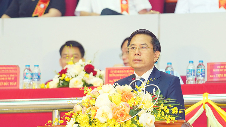 Đồng chí Trần Xuân Dưỡng, Tỉnh ủy viên, Phó Chủ tịch Ủy ban nhân dân tỉnh, Trưởng Ban Chỉ đạo Hội khỏe Phù Đổng tỉnh Hà Nam lần thứ 7 phát biểu khai mạc.