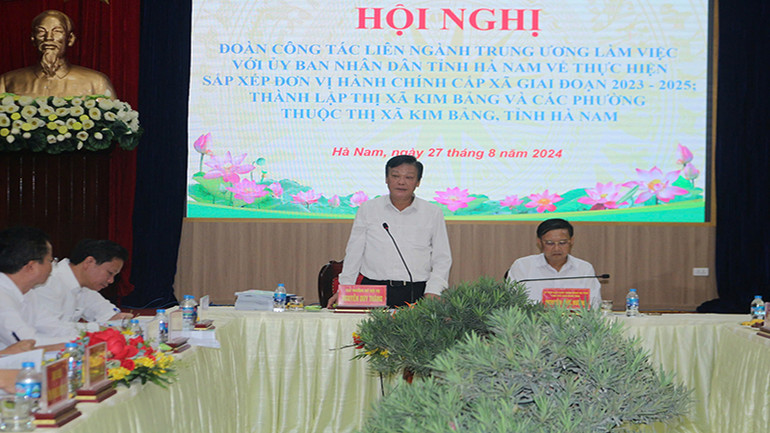 Thứ trưởng Nội vụ Nguyễn Duy Thăng phát biểu tại hội nghị.