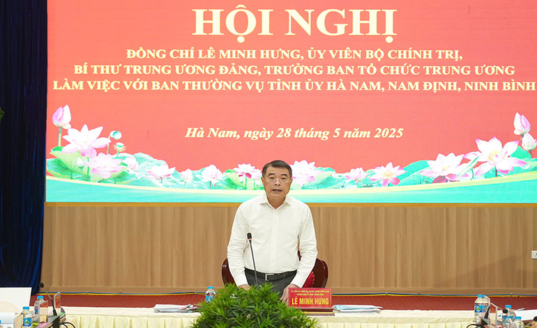 Đồng chí Lê Minh Hưng, Ủy viên Bộ Chính trị, Bí thư Trung ương Đảng, Trưởng Ban Tổ chức Trung ương phát biểu kết luận buổi làm việc.
