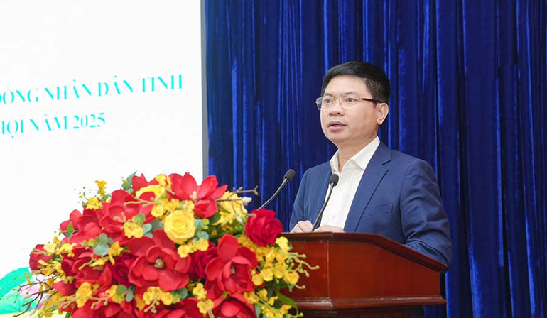 Đồng chí Trương Quốc Huy, Phó Bí thư Tỉnh ủy, Chủ tịch Ủy ban nhân dân tỉnh, Trưởng Đoàn Đại biểu Quốc hội tỉnh Hà Nam phát biểu chỉ đạo hội nghị. Đồng chí Trương Quốc Huy, Phó Bí thư Tỉnh ủy, Chủ tịch Ủy ban nhân dân tỉnh, Trưởng Đoàn Đại biểu Quốc hội tỉnh Hà Nam phát biểu chỉ đạo hội nghị.