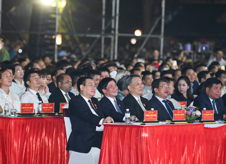 Các đại biểu dự lễ khai mạc Tuần văn hóa - Du lịch tỉnh Hà Nam năm 2023.