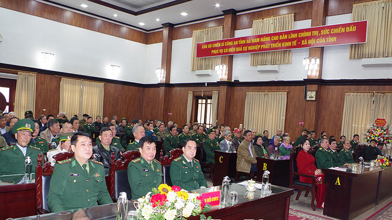 Các đại biểu dự hội nghị.