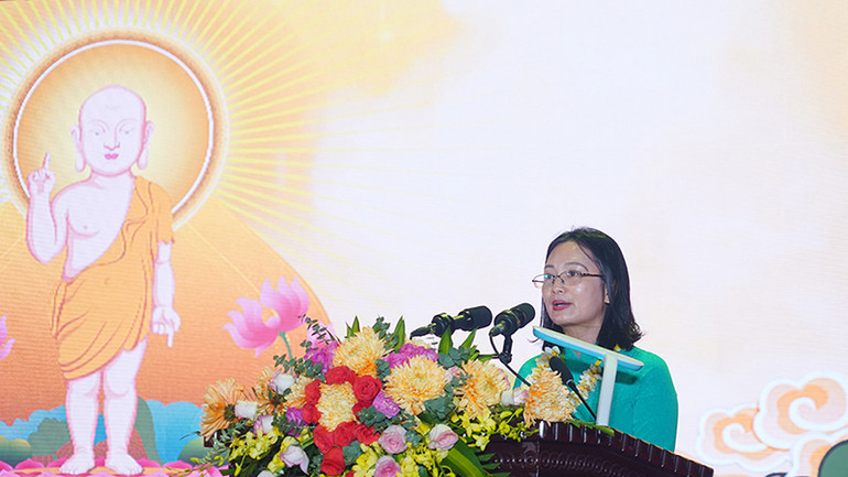 Chủ tịch Ủy ban Mặt trận Tổ quốc tỉnh Hà Nam phát biểu tại buổi lễ. Chủ tịch Ủy ban Mặt trận Tổ quốc tỉnh Hà Nam phát biểu tại buổi lễ.