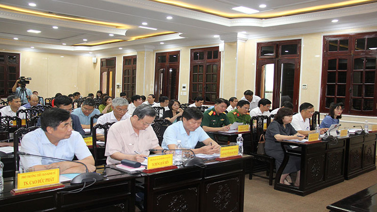 Các đại biểu tham dự tọa đàm.