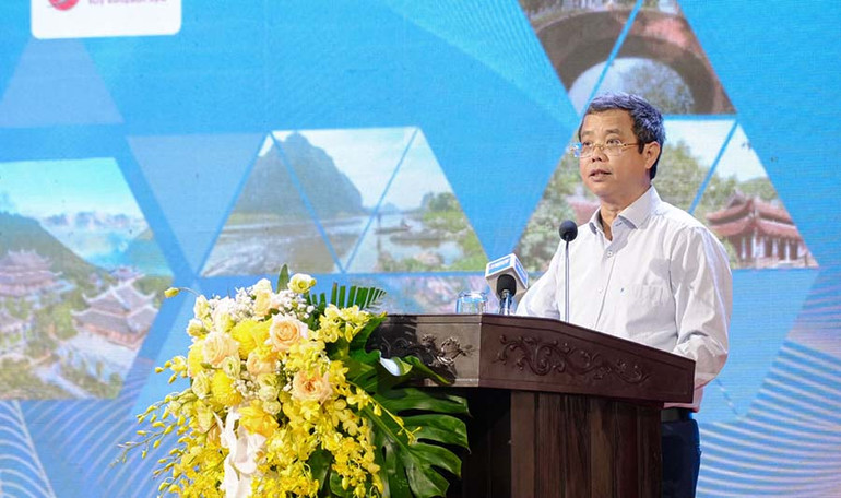 Ông Nguyễn Lê Phúc, Phó Cục trưởng Du lịch quốc gia Việt Nam phát biểu tại hội nghị.