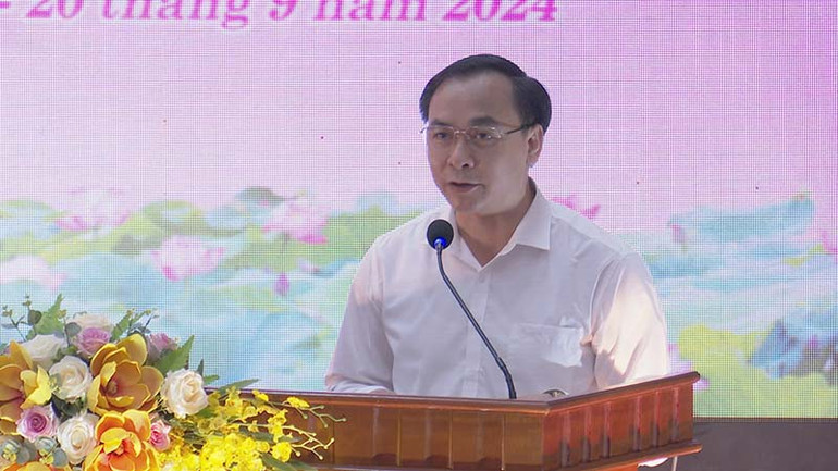 Đồng chí Đặng Anh Tuấn, Bí thư Đảng ủy Khối các cơ quan tỉnh Hà Nam phát biểu khai mạc hội thi.