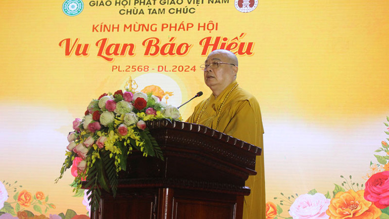 Hòa thượng Thích Thanh Nhiễu, Phó Chủ tịch Thường trực Hội đồng Trị sự Giáo hội Phật giáo Việt Nam phát biểu khai mạc Pháp hội.