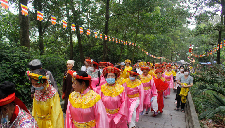 Đội tế nữ lễ tại lễ hội chùa Đọi Sơn. Đội tế nữ lễ tại lễ hội chùa Đọi Sơn.