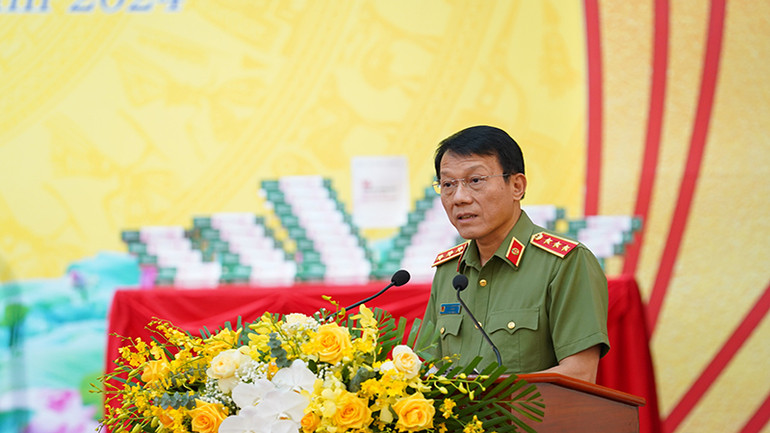 Thượng tướng Lương Tam Quang, Ủy viên Trung ương Đảng, Bộ trưởng Công an phát biểu tổng kết Hội thảo. Thượng tướng Lương Tam Quang, Ủy viên Trung ương Đảng, Bộ trưởng Công an phát biểu tổng kết Hội thảo.