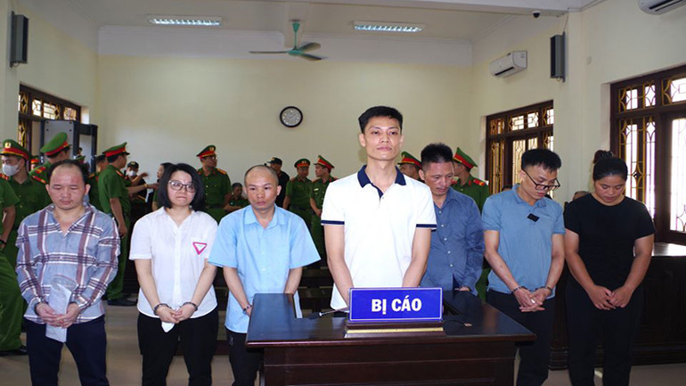 Các bị cáo tại phiên tòa.