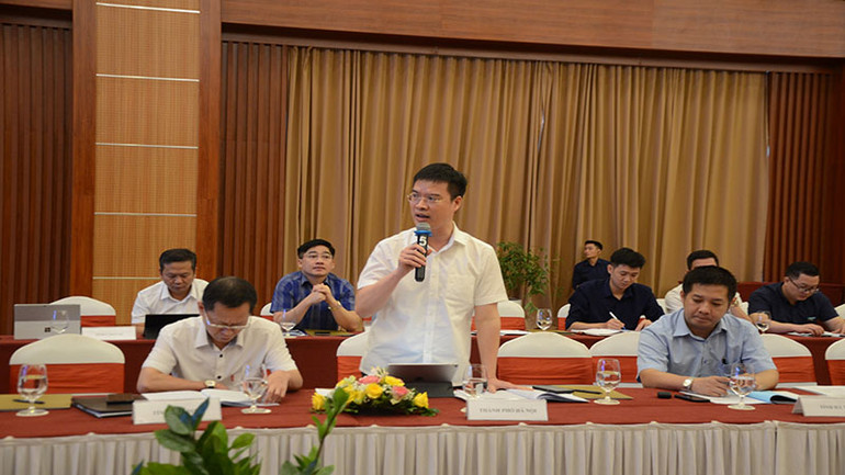 Đại biểu tham luận tại hội thảo. Đại biểu tham luận tại hội thảo.