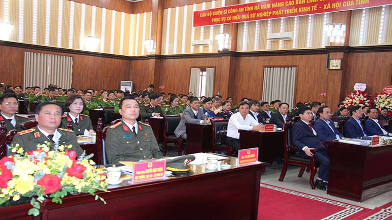 Các đại biểu dự hội nghị.