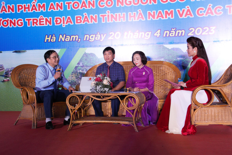 Các đại biểu tham dự tọa đàm.