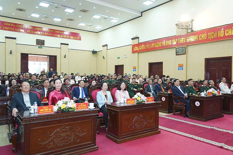 Các đại biểu dự hội nghị. Các đại biểu dự hội nghị.