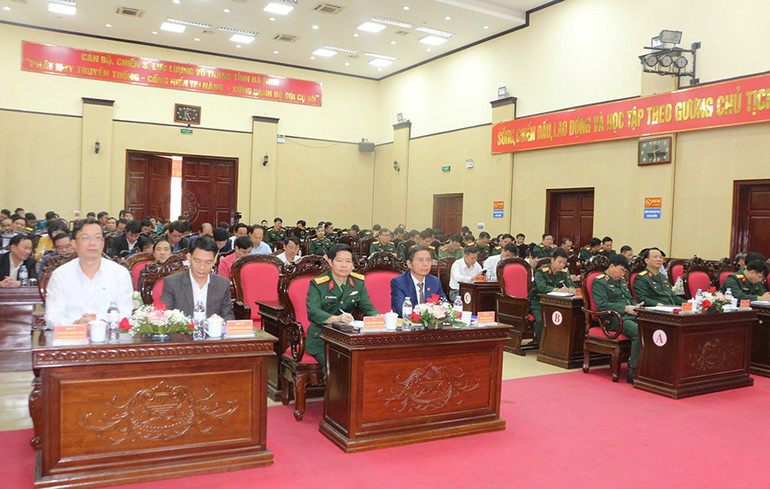 Các đại biểu dự hội nghị.