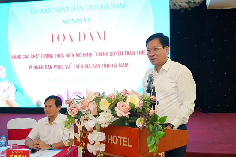 Đồng chí Lê Xuân Huy, Giám đốc Sở Nội vụ tỉnh Hà Nam phát biểu kết luận tọa đàm.