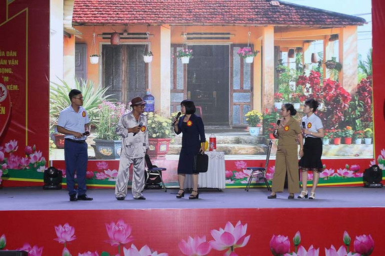 Phần dự thi tiểu phẩm tự biên, xuất phát từ thực tiễn công tác vận động quần chúng