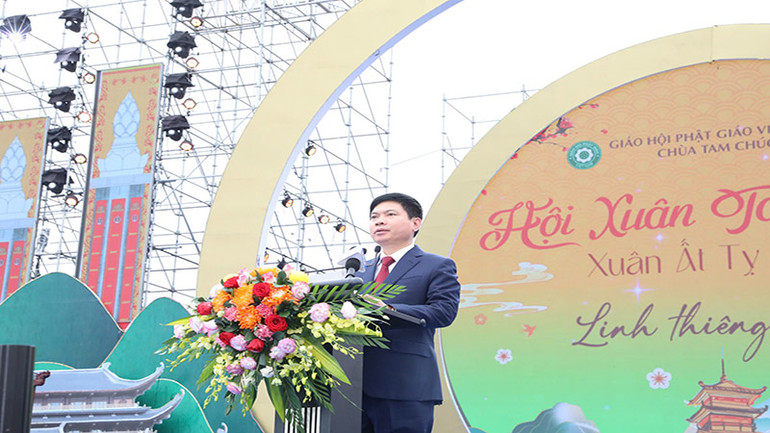 Ông Trương Quốc Huy, Phó Bí thư Tỉnh ủy, Chủ tịch Ủy ban nhân dân tỉnh, Trưởng đoàn Đại biểu Quốc hội tỉnh Hà Nam phát biểu tại buổi lễ.