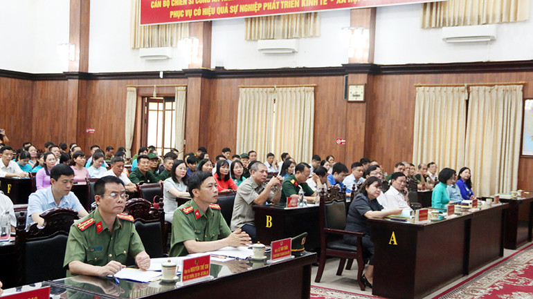 Các đại biểu dự hội nghị.