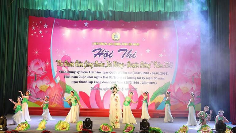 Một số phần thi chào hỏi của các đội tham dự hội thi.