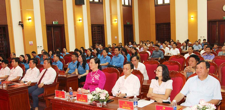 Các đại biểu dự hội nghị.