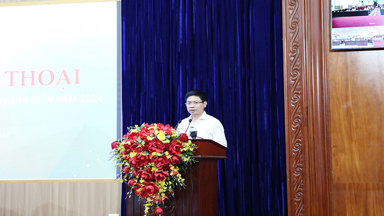 Đồng chí Trương Quốc Huy, Phó Bí thư Tỉnh ủy, Chủ tịch Ủy ban nhân dân tỉnh, Trưởng Đoàn Đại biểu Quốc hội tỉnh Hà Nam phát biểu tại hội nghị. Đồng chí Trương Quốc Huy, Phó Bí thư Tỉnh ủy, Chủ tịch Ủy ban nhân dân tỉnh, Trưởng Đoàn Đại biểu Quốc hội tỉnh Hà Nam phát biểu tại hội nghị.