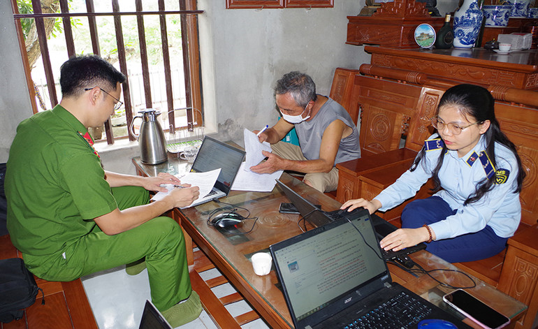 Chủ hộ kinh doanh không xuất trình được chứng từ chứng nhận xuất xứ hàng hóa khi lực lượng chức năng kiểm tra.