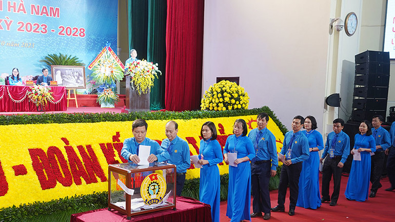 Đại hội bầu Ban Chấp hành Liên đoàn Lao động tỉnh Hà Nam khóa XIII, nhiệm kỳ 2023-2028. Đại hội bầu Ban Chấp hành Liên đoàn Lao động tỉnh Hà Nam khóa XIII, nhiệm kỳ 2023-2028.