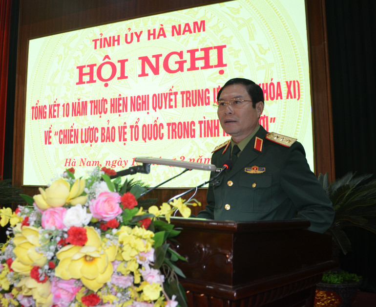 Thượng tướng Nguyễn Tân Cương, Ủy viên Trung ương Đảng, Ủy viên Thường vụ Quân ủy Trung ương, Tổng tham mưu trưởng Quân đội nhân dân Việt Nam, Thứ trưởng Quốc phòng phát biểu chỉ đạo tại hội nghị. Thượng tướng Nguyễn Tân Cương, Ủy viên Trung ương Đảng, Ủy viên Thường vụ Quân ủy Trung ương, Tổng tham mưu trưởng Quân đội nhân dân Việt Nam, Thứ trưởng Quốc phòng phát biểu chỉ đạo tại hội nghị.