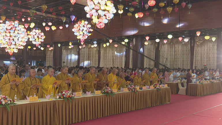 Nghi thức Tụng kinh sám Vu Lan.