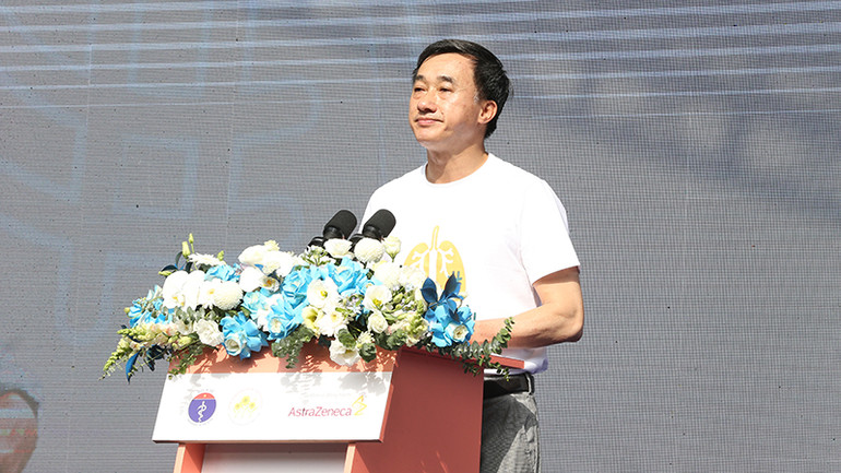 GS.TS Trần Văn Thuấn, Thứ trưởng Bộ Y tế thay mặt lãnh đạo Bộ phát biểu chỉ đạo chiến dịch.