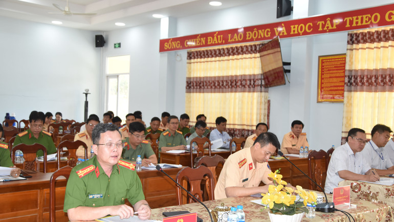 Đại biểu tham dự hội nghị.