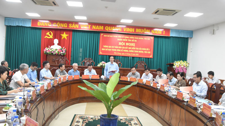 Bí thư Tỉnh ủy Tiền Giang Nguyễn Văn Danh tiếp thu ý kiến của Đoàn kiểm tra số 5.