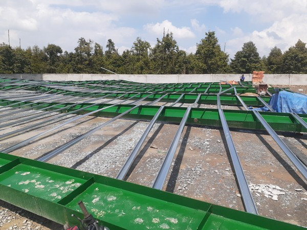 Nhà kho sầu riêng bị sập trong quá trình thi công.