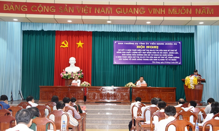 Phát triển đảng là nhiệm vụ đặc biệt quan trọng của tỉnh Tiền Giang.