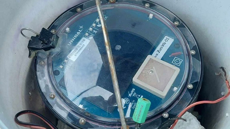 Thiết bị giám sát hành trình tàu cá bị lực lượng chức năng tịch thu.