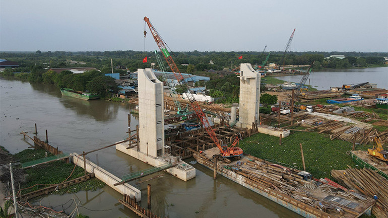 Cống âu Nguyễn Tấn Thành.