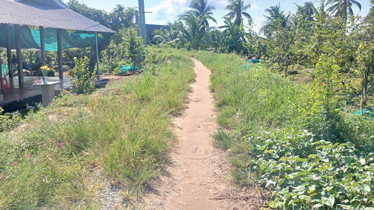 Một đoạn công trình vẫn án binh bất động.